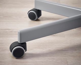 Silla de oficina Ikea con ruedas gris
