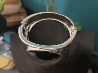 Bracciale con pietra nera