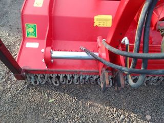 TRITURADORA DE MARTILLO AGRIC TR-140 DESPLAZABLE.