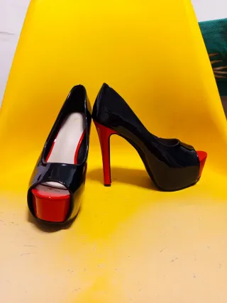 Zapatos tacón N°35. OFERTAAAAA