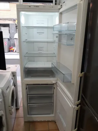 Nevera de la marca BOSCH con eficiencia energéti