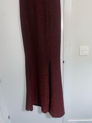 Vestido rojo largo brillante elegante