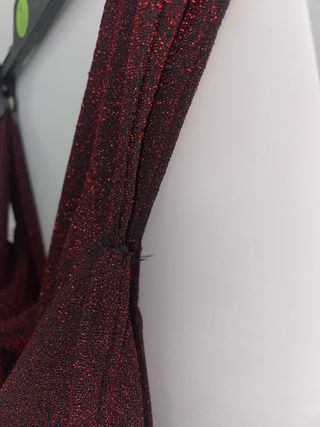 Vestido rojo largo brillante elegante