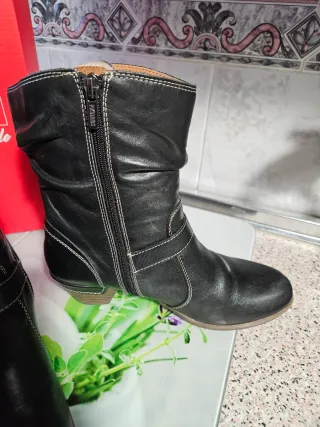 Botines de mujer negro.