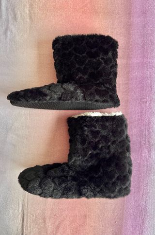 Botas de casa peludas negras