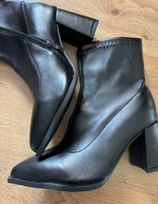 Botas negras tacón cuadrado