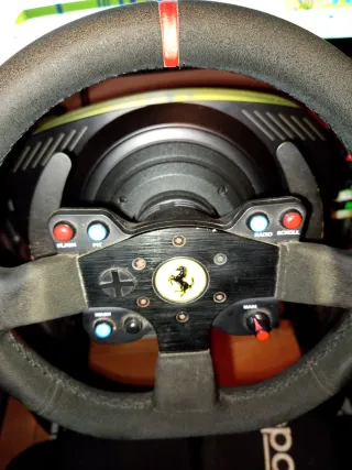 Base Thrustmaster TS-PC Aro Ferrari