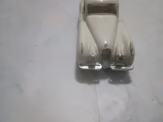 Modellino Jaguar XK 120 Burago 1:24