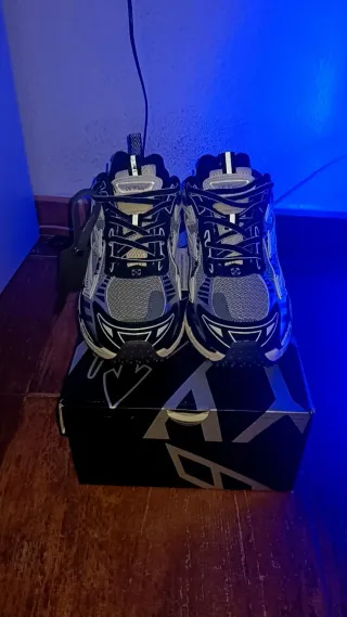 Sneakers Off-White Grigie e Bianche