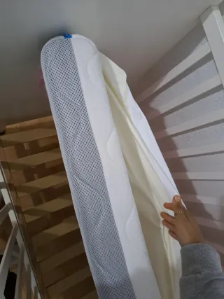 Cuna de bebé blanca sin usar