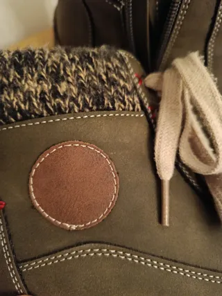 Botas de invierno verdes y beige