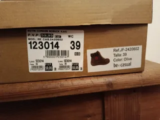 Botas de invierno verdes y beige