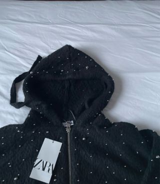 Sudadera Zara con Joyas Negra