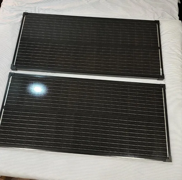 Confezione di 2 pannelli solari 100w nuovi