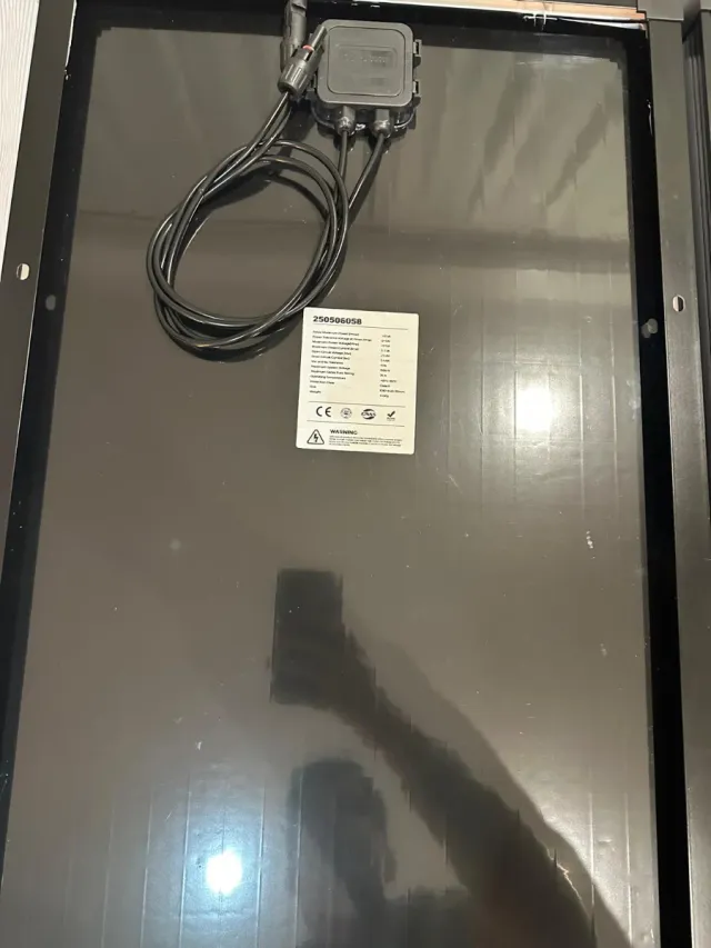 Confezione di 2 pannelli solari 100w nuovi