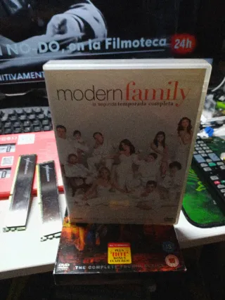 Pack 2 DVD Modern Family T1 y T2