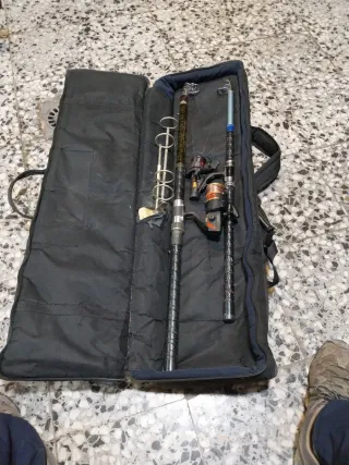 Fodero per canne da pesca 2 canne 2 mulinelli 2 picchetti