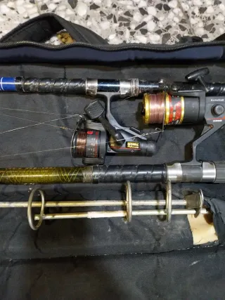 Fodero per canne da pesca 2 canne 2 mulinelli 2 picchetti