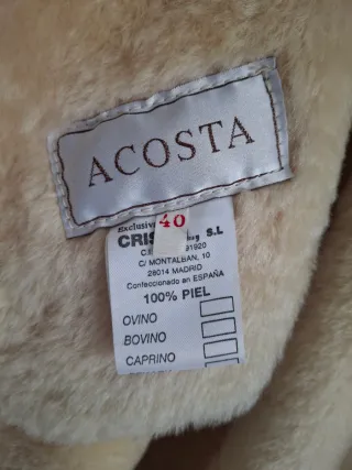 Abrigo Acosta de piel beis, tipo Pelliza