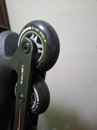 Patines Oxelo Diabolo Talla 44 Casco, protecciones