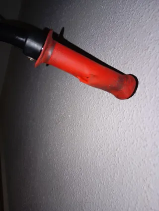 Bici BMX bianca e rossa