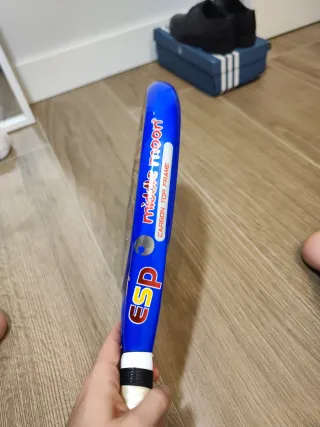 Pala pádel Middle Moon Ibérica