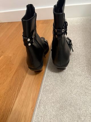 Botines Stradivarius Negros con Hebillas