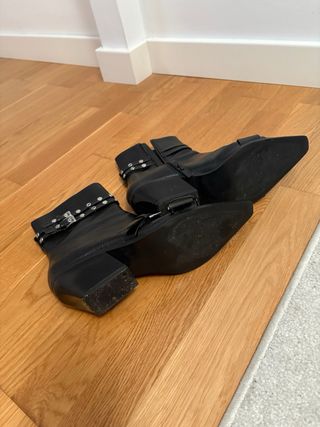 Botines Stradivarius Negros con Hebillas