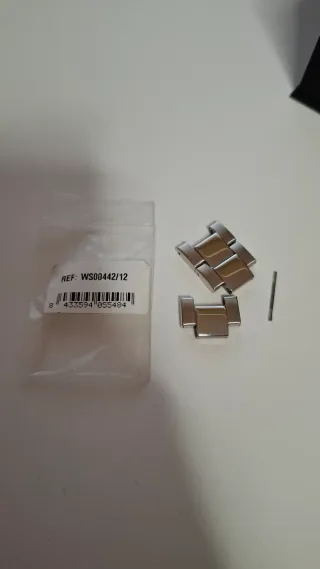 Reloj Lotus Negro y Plateado