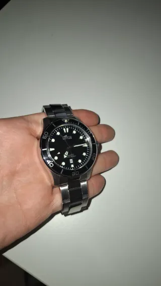 Reloj Lotus Negro y Plateado