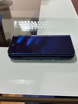 Nuovo Nintendo 3DS XL Blu Scuro + Caricatore