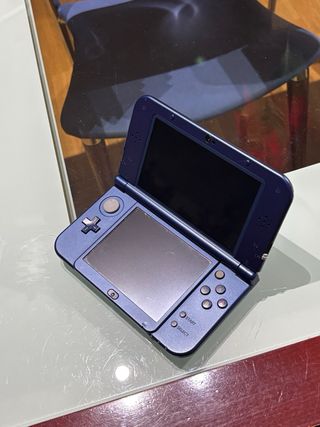 Nuovo Nintendo 3DS XL Blu Scuro + Caricatore