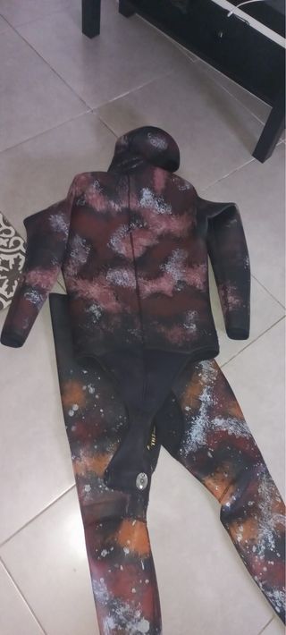 Traje de pesca submarina camuflaje