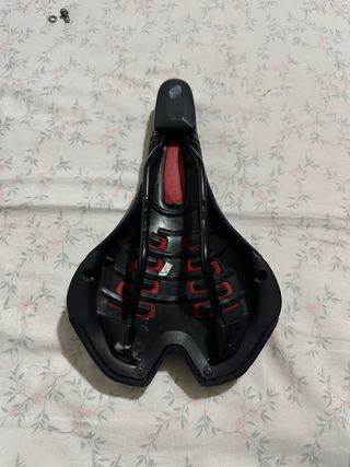 Sillín de bicicleta negro