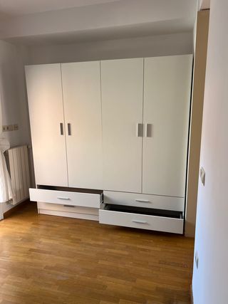 Armario 4 puertas y 4 cajones