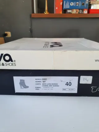 Botines tacón charol T.40