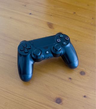 PS4 (PlayStation 4) Negra 1TB + Mando