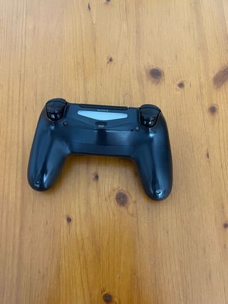 PS4 (PlayStation 4) Negra 1TB + Mando