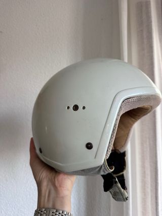 Casco de moto blanco