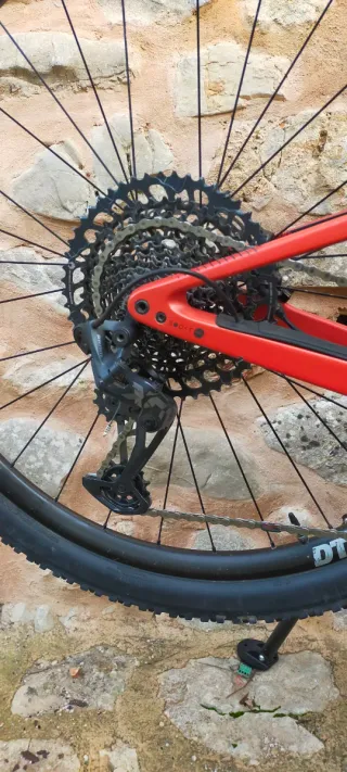 Orbea Oiz M10. Ruedas carbono DT swiss