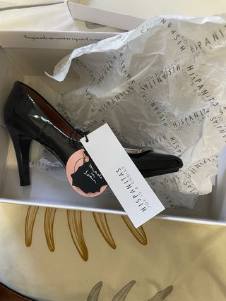 Zapatos de tacón negros con hebilla