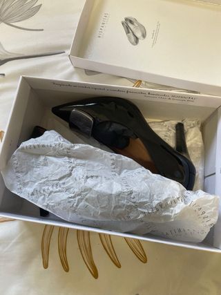 Zapatos de tacón negros con hebilla