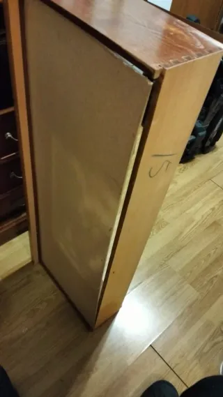 Cómoda antigua de madera