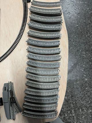 Lote Vías Tren 3n con Balastro 48 rectas, 75 cur