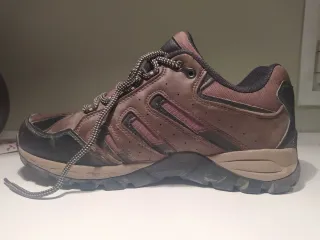 Botas de montaña Hi-Tec marrones y negras