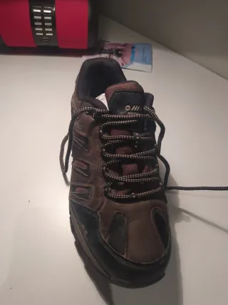 Botas de montaña Hi-Tec marrones y negras