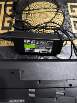 Portátil Sony VAIO E Series Plata