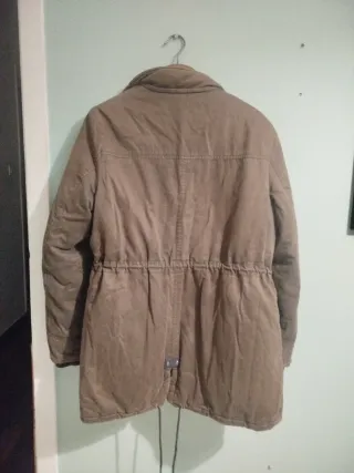 Chamarra verde/marron con cordones ajustables