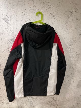 Chaqueta Jordan Negra Roja Blanca cortavientos