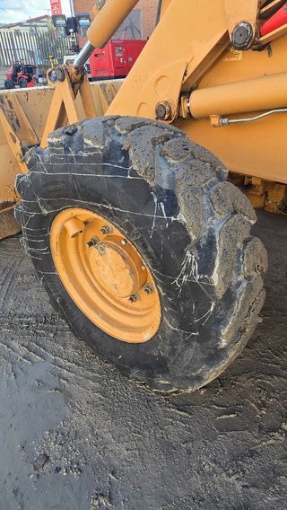 MXT7 Retro Excavadora Mixta CASE 580SR